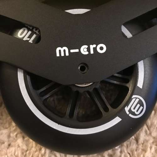 Micro rollerblade 滾軸溜冰