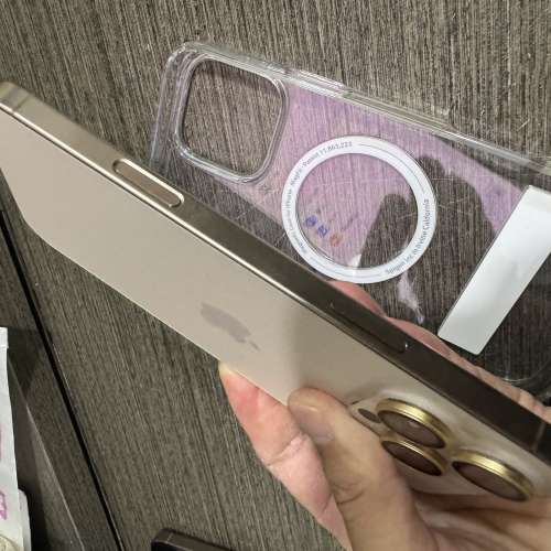 99.9新長保養iPhone 16pro max 256gb,港行雙卡，有單過保，完美冇花，電池健康度100...