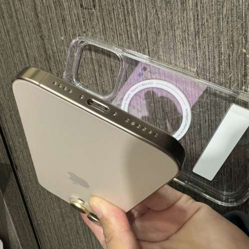 99.9新長保養iPhone 16pro max 256gb,港行雙卡，有單過保，完美冇花，電池健康度100...