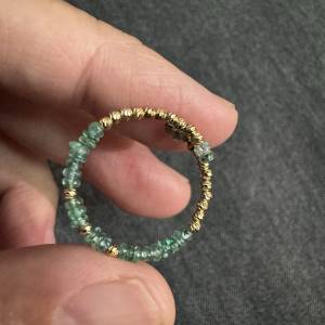 18k金批花珠祖母綠戒指