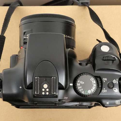 Canon EOS 300D 相機 + EF 50mm F1.8 鏡頭 + BG-E1 手柄 + BP-511A 電池 X 2 + 充電器