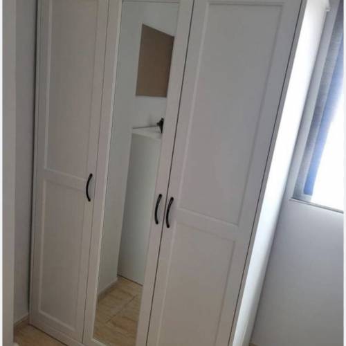 IKEA 白色三門衣櫃