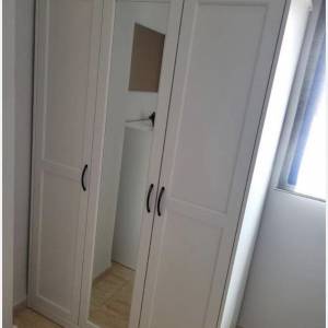 IKEA 白色三門衣櫃