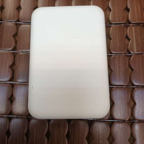 磁吸充電寶一個 10000mAh