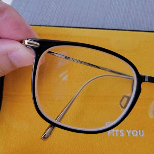 男框 ( 黑方膠金側幼橋 )