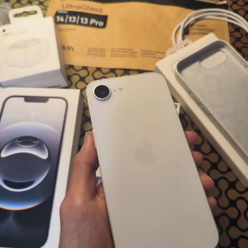 全新！港版自購iphone 16e 256gb 白色 + 全套配件