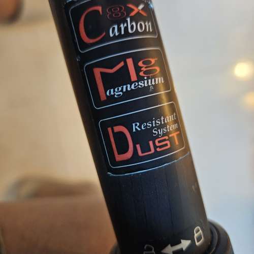 Benro C2681 TB2 碳纖維腳架 ，可以反腳