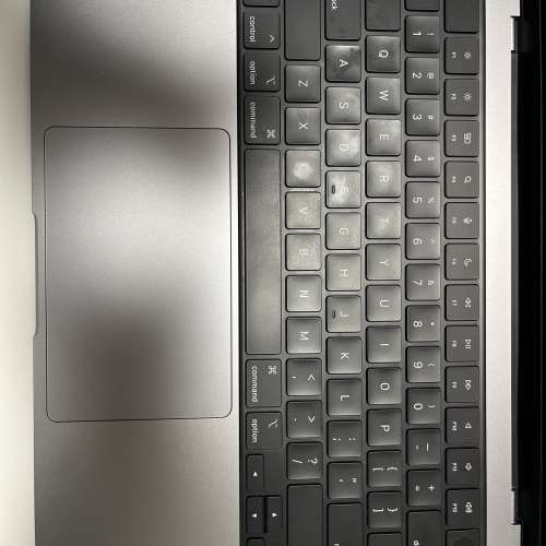 MacBook Pro 14” 九成新 (M1 Pro / 16gb ram / 512gb SSD)