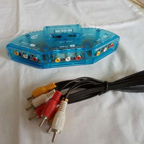 全新 AV視頻分拆器一套(一開三)