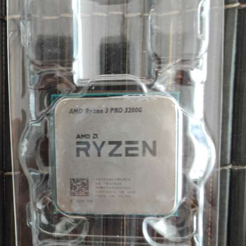 Ryzen 3200G 連 原裝散熱風扇