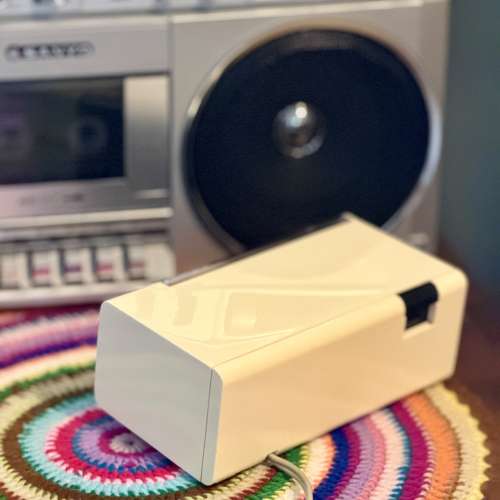 出售 昭和時期 sanyo 座枱機械跳字鐘,日本制造,外觀九成半新,有滲光功能，使用100v...