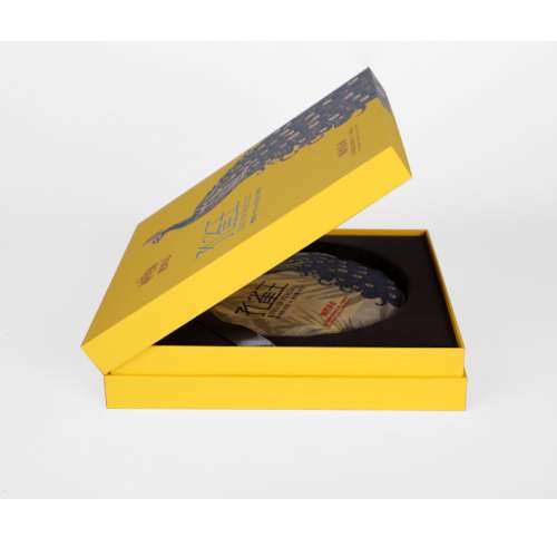 老同志2021年孔雀王生茶餅 400克/餅 普洱茶