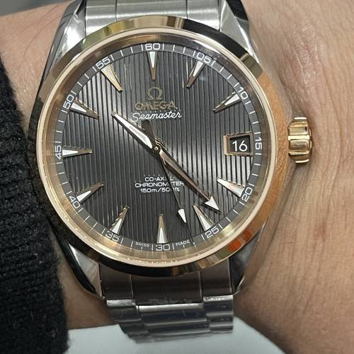 市場少有 已停產 OMEGA 23120392106003 玫瑰金鋼 詳細規格請看附圖 有原裝盒 出世...