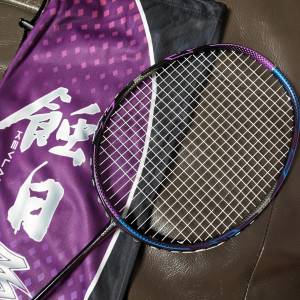 全新Kumpoo薰風羽毛球拍-蝕日