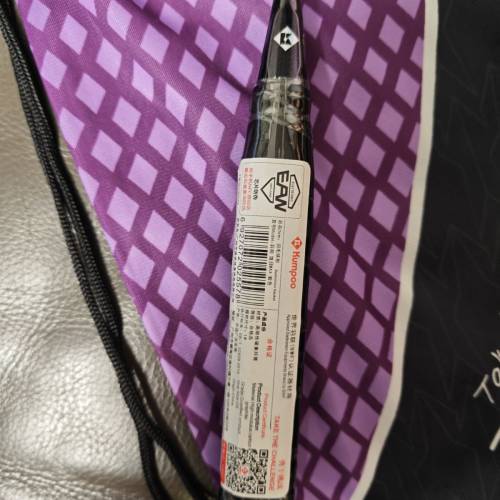 全新Kumpoo薰風羽毛球拍-蝕日