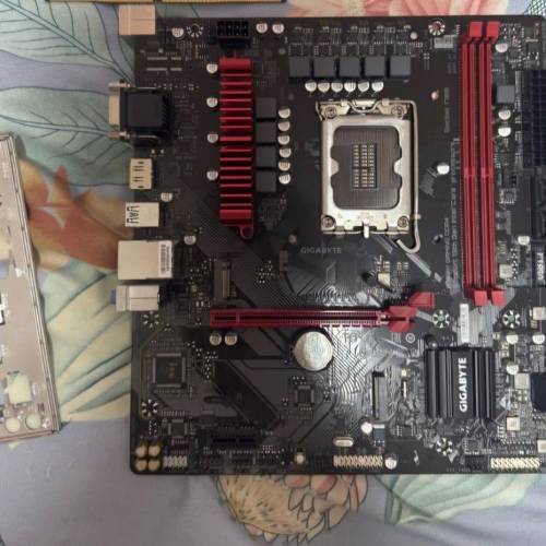 技嘉 (Gigabyte) 主機板 b760m gaming ddr4 底板 勁過h610 支持12100 12400等cpu