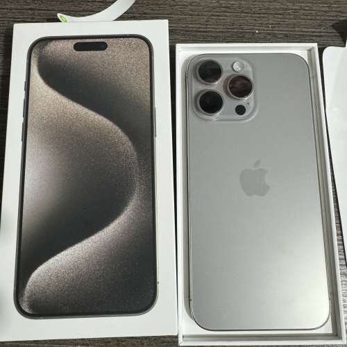 iPhone 15pro max 1TB,港行雙卡，原色鈦金屬。電池健康度90，完美冇花，冇修冇拆，...