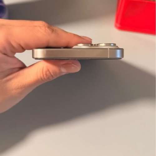 iPhone 16pro 256gb,港行雙卡，金色鈦金屬。電池健康度92，完美冇花，冇修冇拆，所...