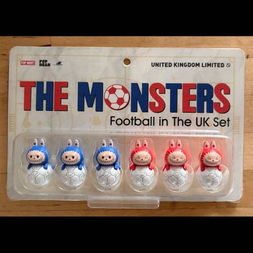 泡泡瑪特英國限定款THE MONSTERS拉布布足球萌粒
