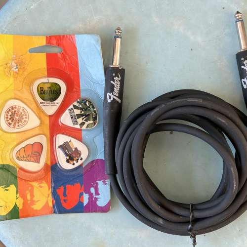 Fender guitar Amplifier cable 電結他 音箱線 + 披頭士吉他撥片 清屋出售 HK$80.00