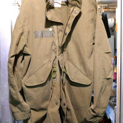 外國買入..中長軍服