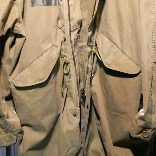 外國買入..中長軍服