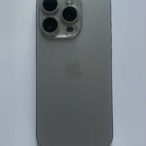 放iPhone 15pro 鈦原（靚電池健康度）