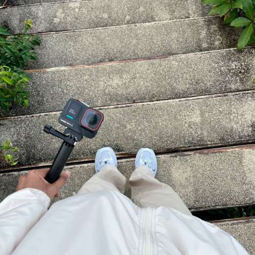 Insta360 Ace Pro: PRO VLOGGING KIT | 512GB Card, Mic Adapter, Invisible Stick