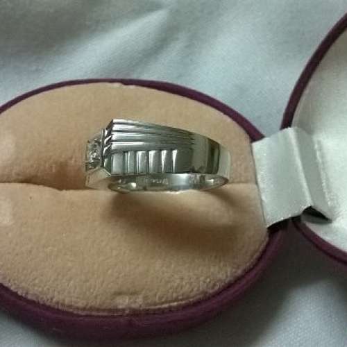 出售 周生生18K白金鑽戒 (男裝)