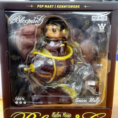 英国限定款 POP MART MEGA SPACE MOLLY 100%都铎玫瑰