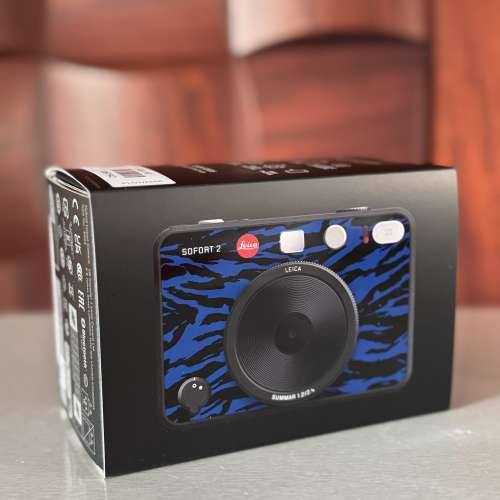 Leica Sofort 2 Burton (特別版)