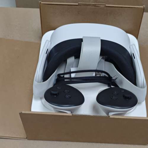 头戴式虚拟VR Mata Quest 3S(2手)