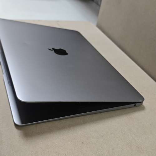 苹果电脑 Macbook pro 2017款 13寸 (2手)8+128G MRE82LL\A