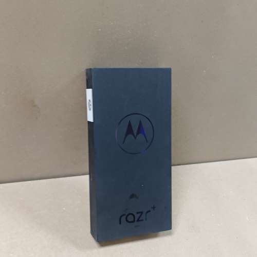 [全新速放] 美版 Motorola razr+ 2024 XT2451-1 12+256 摺機 荃灣站交收 歡迎出價