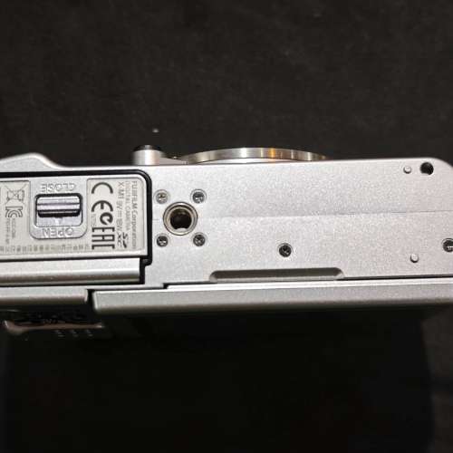 FUJIFILM XM1 X-M1 富士 機身 body 跟2電一充連肩帶 98%new 功能全正常 送記憶卡 有...