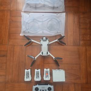 DJI Mini 4 Pro 暢飛套裝(附螢幕遙控器)