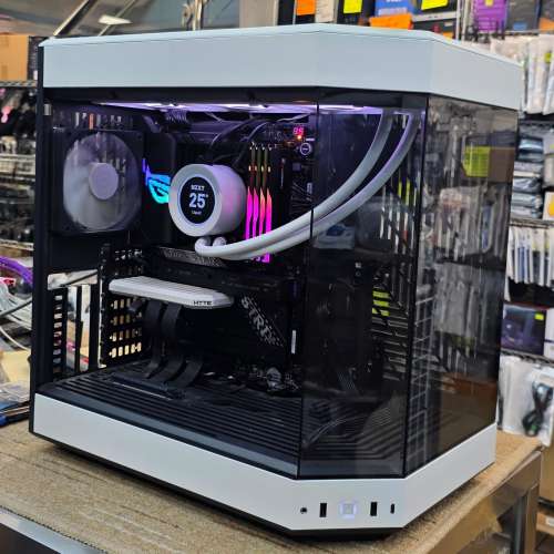 魚缸ATX 機箱 （HYTE Y60）