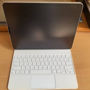 Apple ipad pro m1 256 + Magic Keyboard