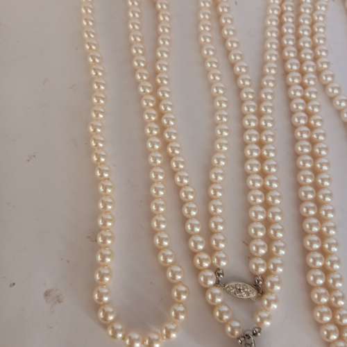 清理 存貨平售 ，一手五款 日本樹脂人造養珠頸鍊，4對耳環，好皮光， 清貨價共售300...