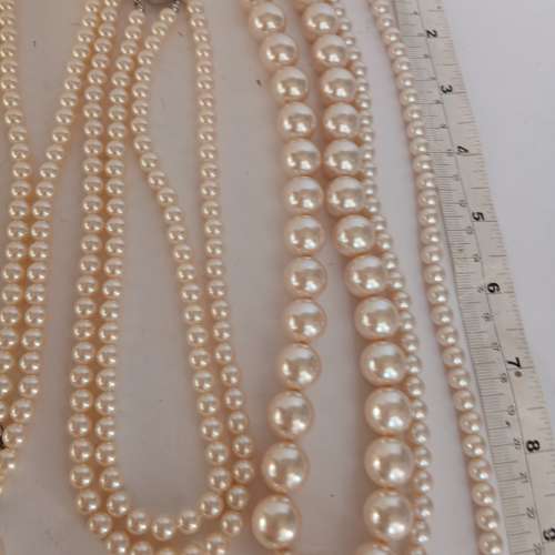 清理 存貨平售 ，一手五款 日本樹脂人造養珠頸鍊，4對耳環，好皮光， 清貨價共售300...