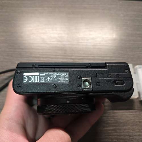 Sony rx100m7 rx100 vii (not ricoh fujifilm)