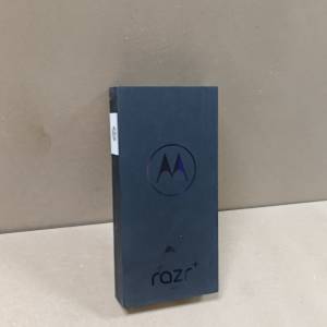 [全新速放] 美版 Motorola razr+ 2024 XT2451-1 12+256 摺機 荃灣站交收 歡迎出價