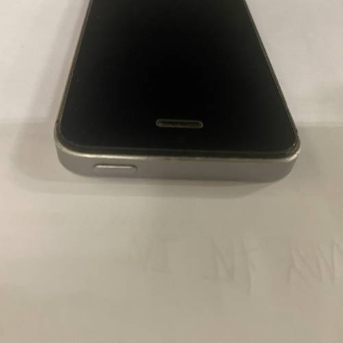 二手iPhone se 32gb 黑色