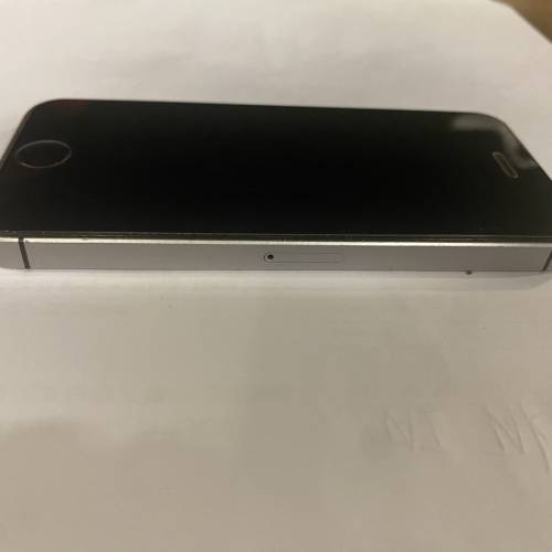 二手iPhone se 32gb 黑色