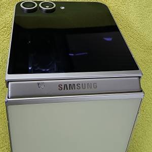 Samsung Galaxy Flip 6(12+256GB)港版清倉陳列品(前屏及機身有花損)