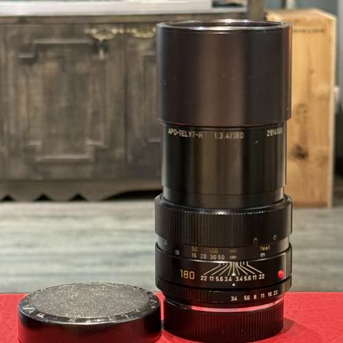 Leica Apo-Telyt-R 180mm f3.4 3cam lens with caps