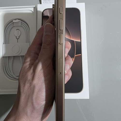 iPhone 16 Pro Max 512 沙漠金色