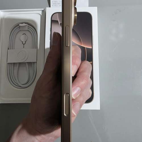 iPhone 16 Pro Max 512 沙漠金色