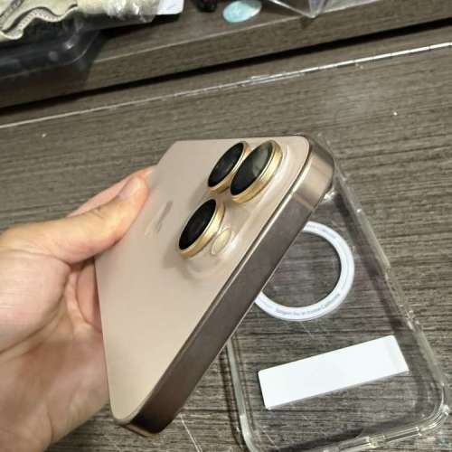長保iPhone 16Pro max 256gb金色，港行，備機少用，電池健康度100，還有200幾日保養...