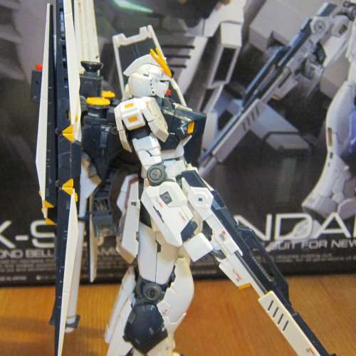 RG Nu Gundam 已砌 ( 高達 )